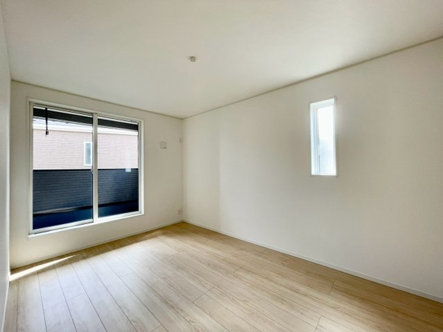日当たり風通しともに良好！明るく朝を迎えられるつくりになっています♪　3号棟