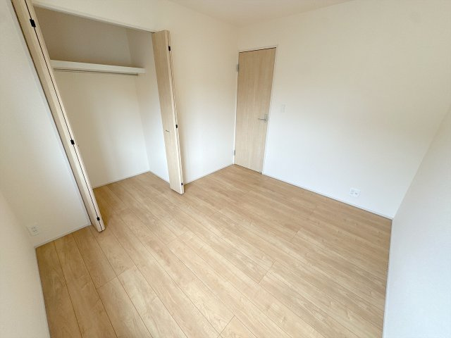 居室5.25帖。子ども部屋などにいかがでしょうか。