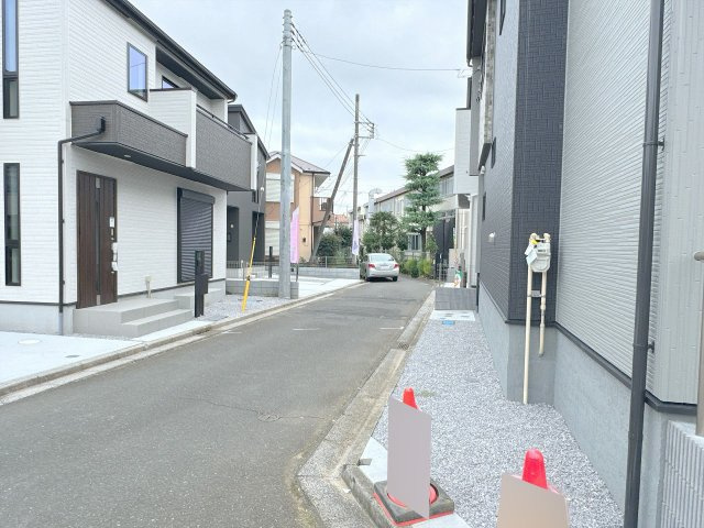 前面道路（東）