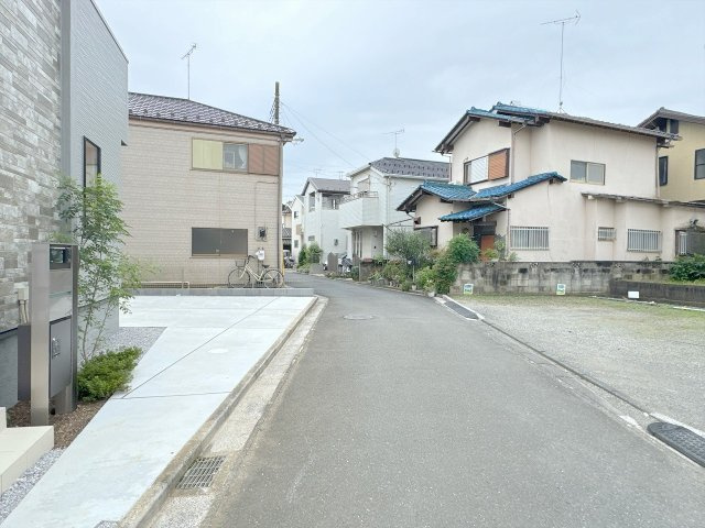前面道路（南）