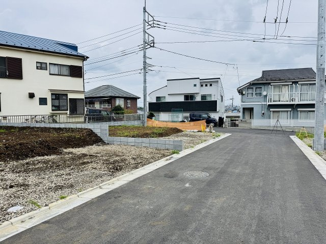 ～南東側5ｍ道路に面しています～