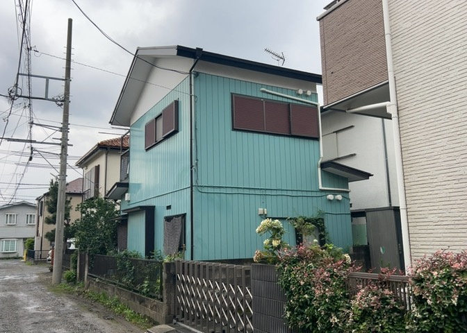 隣家の土地はどうなっているのか、生活利便施設が近くにあるのか、学校まで近いかなど、お客様のライフスタイルにあわせたイメージが重要です。また、近くにあると困る施設が近くにないかも確認するといいでしょう。