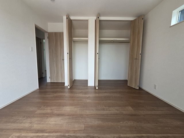 個人の部屋や寝室として使える洋室です