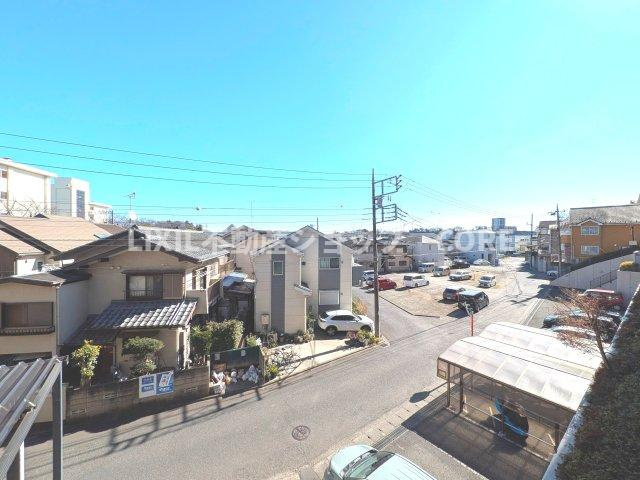 高台に立地しているマンションなので、1階部分でも眺望良好です！人目も気にならないで生活できます。