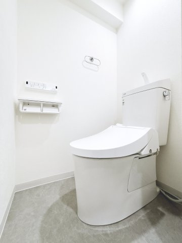 トイレです。あると嬉しいウォシュレット付きです！
