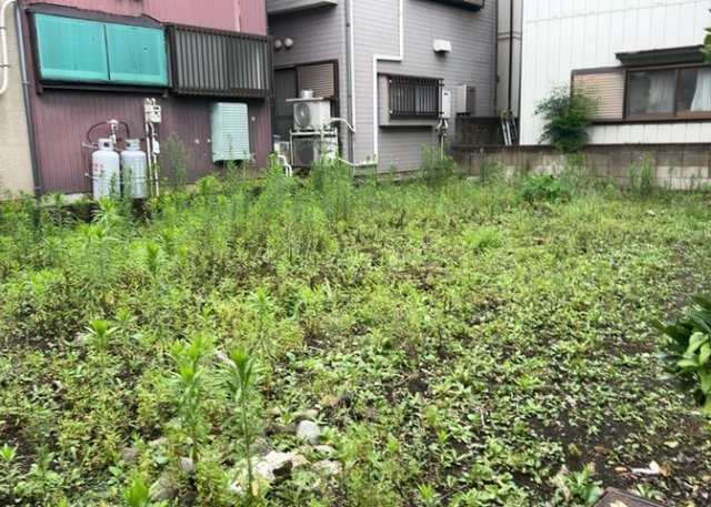 物件の詳細については、現地を見てわかること以外に、役所や法務局などで調べないとわからないことがあります。そのため、現地に行く場合は、もしこの物件を買ったらどのような生活ができるかをイメージしましょう。