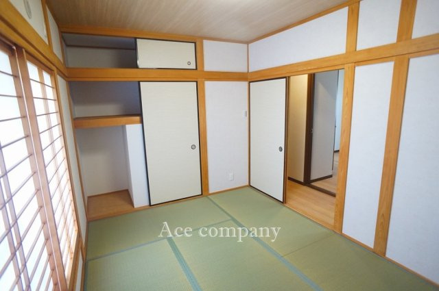 【3階：和室】押し入れ完備です♪