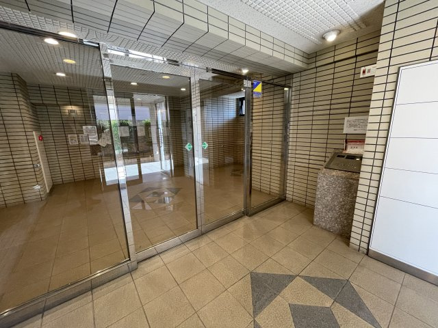 毎日通るエントランスはこのようになっています