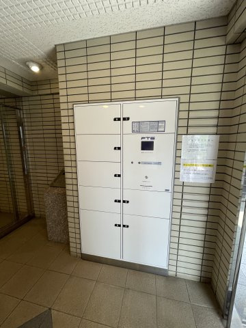 宅配ボックスも完備