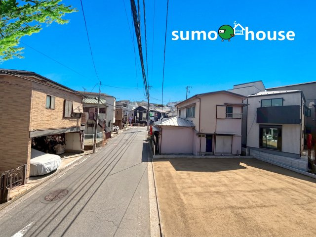 前面道路含む現地写真です