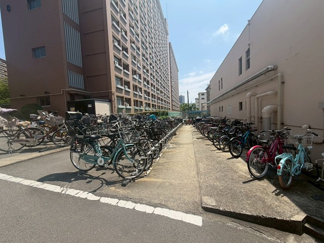 現在ご返済中のカーローン・カードローン・教育ローンなどを住宅ローンに一本化したり、家具家電購入費用・引越し費用を住宅ローンと組み合わせるなど、お客さまにメリットの多い住宅ローンのご提案が可能です。