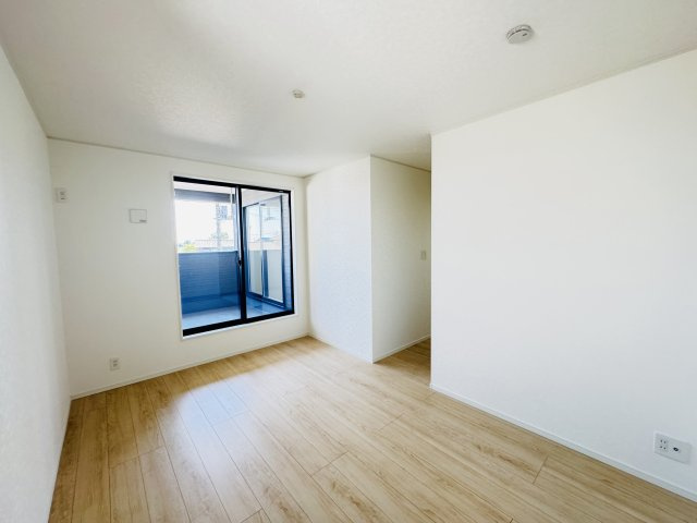 現地写真　全室南向きで明るいお部屋、子供部屋は明るい方が良いですよね♪       　