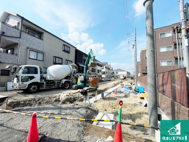 周辺は落ち着いた街並みの住宅地！子育てがしやすい住環境です！