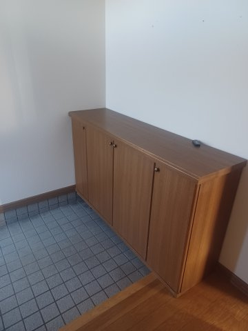 収納もある玄関です