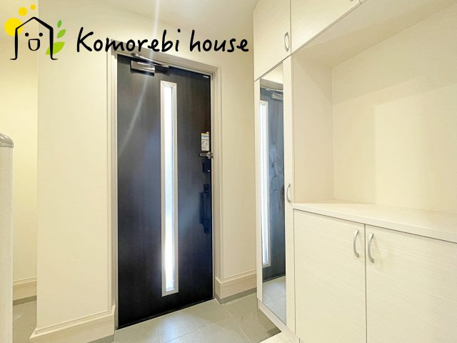 毎日通る玄関はこちらです