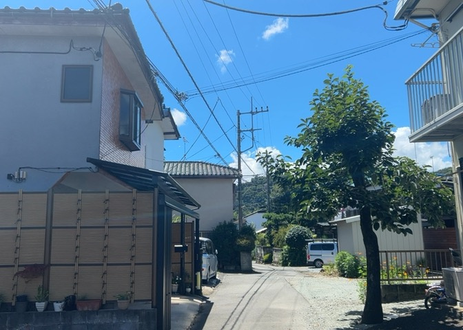 土地探しをしていると都市計画区域という言葉を目にすると思います。法律によって、都道府県知事や国土交通大臣が指定するエリアのことを指しており、都市計画区域は市街化区域と市街化調整区域に分けられています。