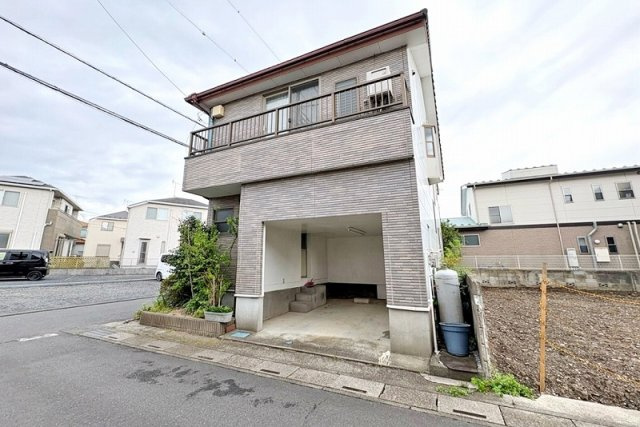 大型商業施設「イオンタウンふじみ野」まで徒歩13分。お買い物が便利です。