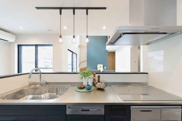 【穴生一丁目（2期）のキッチン】