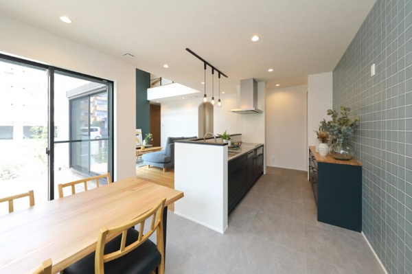 【穴生一丁目（2期）のリビングダイニング】