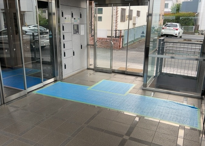 マンションのエントランスには、もともと風よけや防犯の役割がありますが、マンションによって宅配ボックスなどの設備が備わっている所もあります。日々の生活をイメージしながら生活しやすさをチェックしましょう。