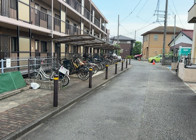 マンションの駐輪場は、事前に空きがあるか確認を取ると安心です。せっかく入居したのに駐輪スペースがない！なんてことになったら大変ですよね。そこで、内見時や購入前にはまず事前に確認しておくと良いでしょう。