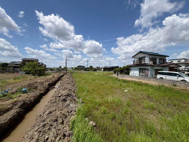 ■3区画　お好きなハウスメーカーで建築可能です！　■土地面積約109坪！　■千間台小学校徒歩19分(1500ｍ)・千間台中学校徒歩15分(1200ｍ)