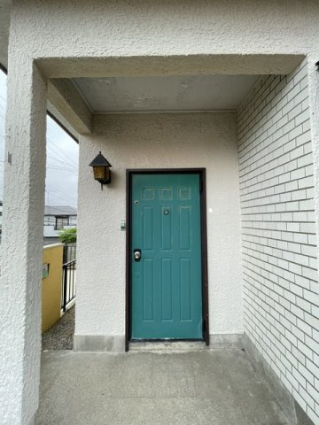 外から見た玄関