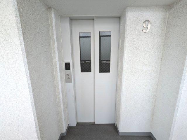 館内にはエレベーターを1基完備