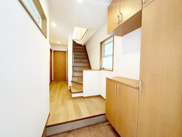 玄関収納付！すっきりとした玄関でお客様をお出迎え♪