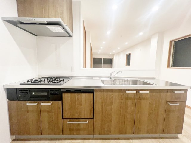 食洗機付3口コンロのシステムキッチン♪毎日の家事もラクラク♪