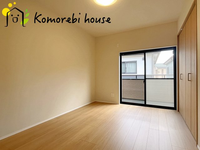 コンパクトで使いやすい洋室です