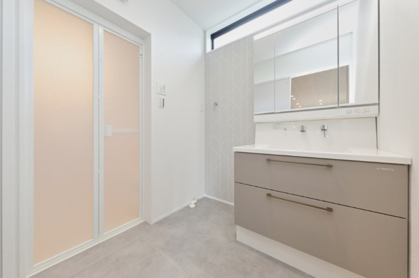 【塔野一丁目の独立洗面台】