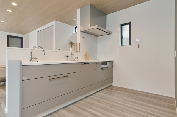 【塔野一丁目のキッチン】