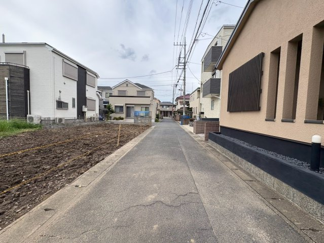 東武スカイツリーライン「草加」駅徒歩約10分、交通アクセス良好！北東角地・敷地約30坪！