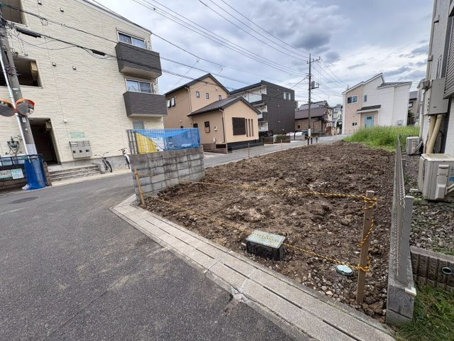 東武スカイツリーライン「草加」駅徒歩約10分、交通アクセス良好！北東角地・敷地約30坪！