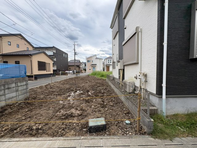 東武スカイツリーライン「草加」駅徒歩約10分、交通アクセス良好！北東角地・敷地約30坪！