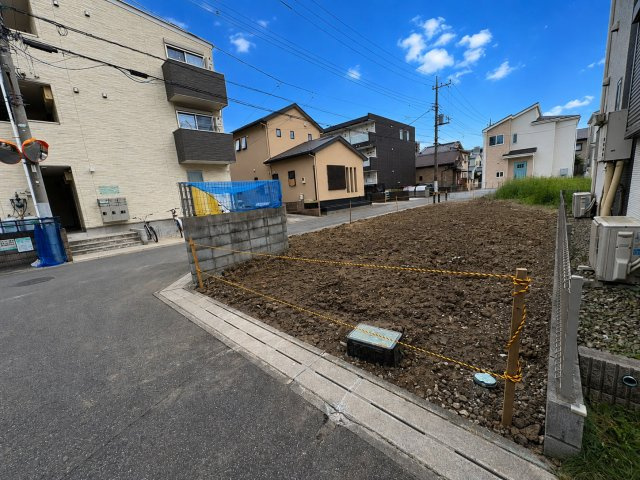 東武スカイツリーライン「草加」駅徒歩約10分、交通アクセス良好！北東角地・敷地約30坪！