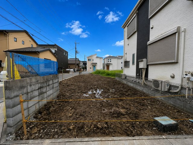 東武スカイツリーライン「草加」駅徒歩約10分、交通アクセス良好！北東角地・敷地約30坪！