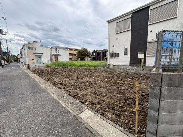 東武スカイツリーライン「草加」駅徒歩約10分、交通アクセス良好！北東角地・敷地約30坪！