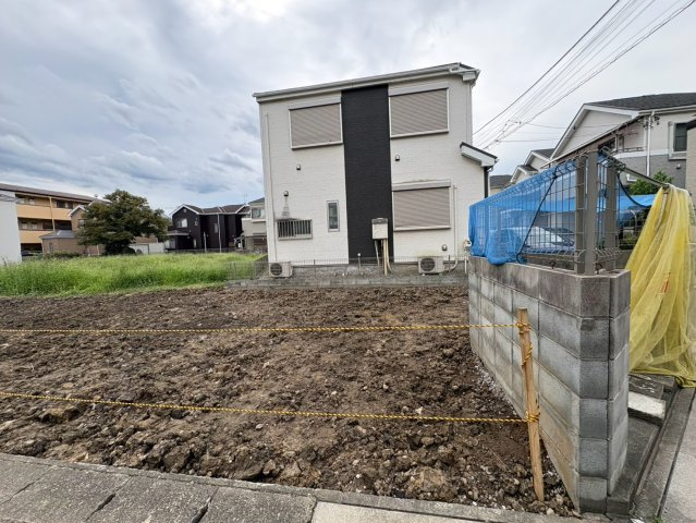 東武スカイツリーライン「草加」駅徒歩約10分、交通アクセス良好！北東角地・敷地約30坪！