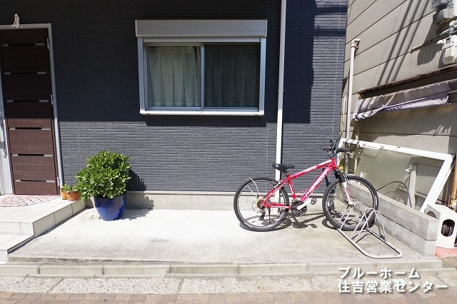 ■自転車を駐輪数スペースがあります　■駐車スペースと分けることが出来るのが嬉しいポイント