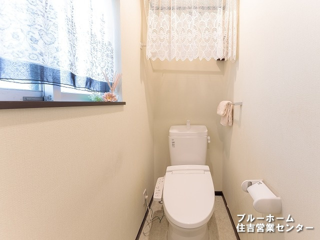 ■1階と2階にお手洗いがございます　■温水洗浄便座付き