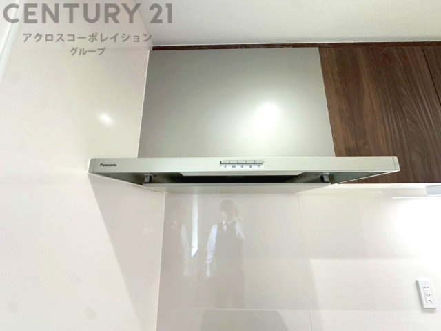 パワフルな吸引力で調理中の臭気等をしっかり処理してくれ、室内を快適に保ってくれます。　