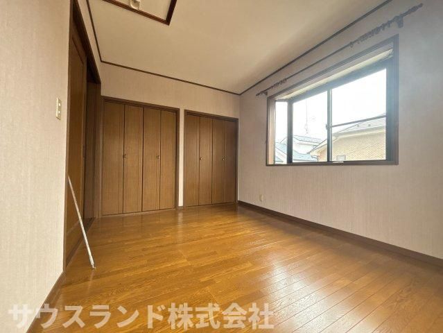 シンプルな内装でお部屋自体のデザインの主張が少ないため、どんな使い方をしても違和感がなく、ライフスタイルの変化にも対応しやすいです。