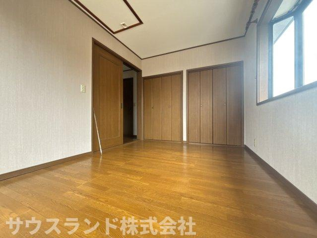 自分らしいスタイルを楽しむ、洗練された洋室。