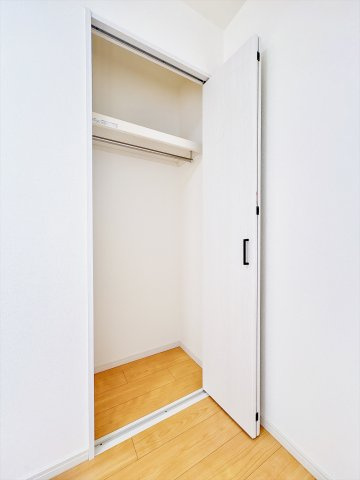 南西側6.2帖洋室の収納