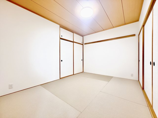 北側6.0帖和室