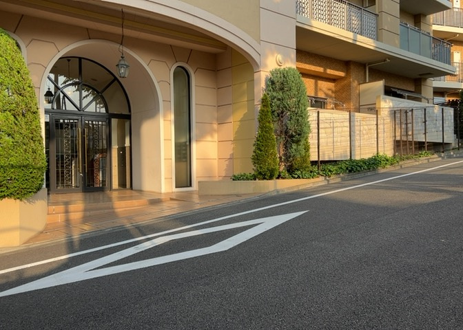 ＳＲＣ造は強度や耐震性の面でもRC造と比べて優れています。そのため、10階建以上の高層または超高層マンションなどの建築にも多く採用されています。柱や梁などのサイズが小さくても高い耐震性を確保できます。