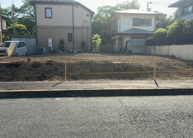 隣家の土地はどうなっているのか、生活利便施設が近くにあるのか、学校まで近いかなど、お客様のライフスタイルにあわせたイメージが重要です。また、近くにあると困る施設が近くにないかも確認するといいでしょう。