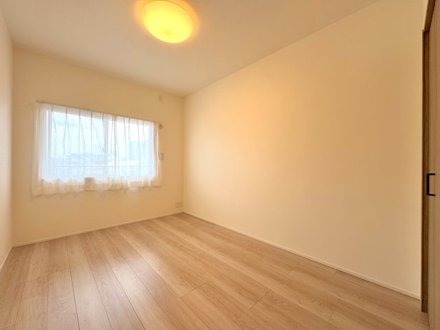 洋室6.1帖　間取り図左上の部屋